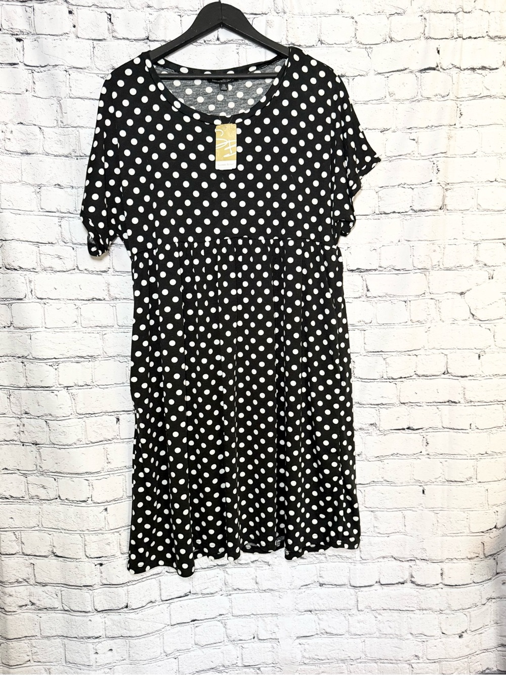 Suzanne Betro. Black & White Polka Dot Short Sleeve Dress. Size 1X